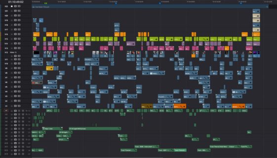 8k timeline with 3 screens